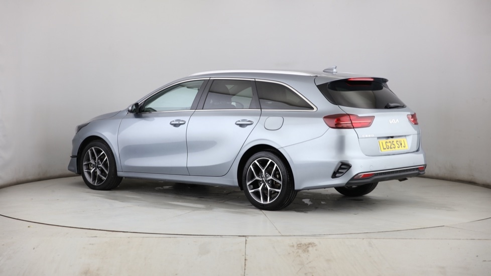 Used Kia Ceed 2025 for sale - 77367044: Photo 2