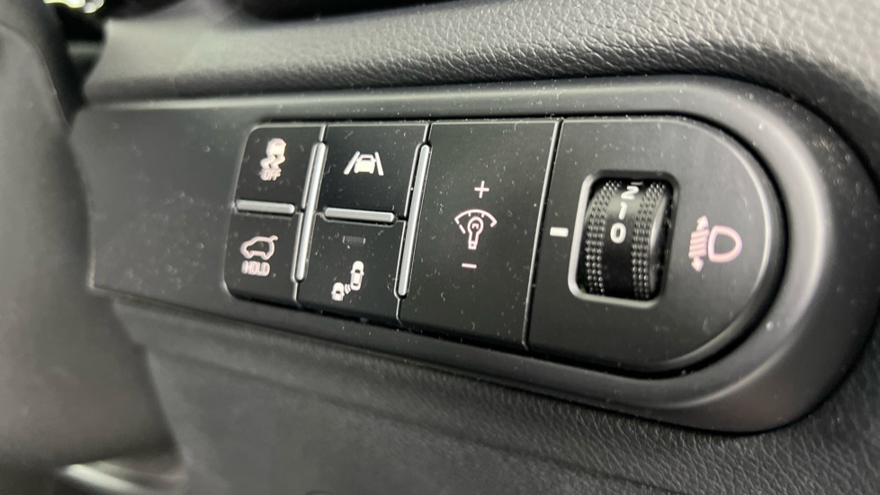 Used Kia XCeed 2023 for sale - 76871859: Photo 23