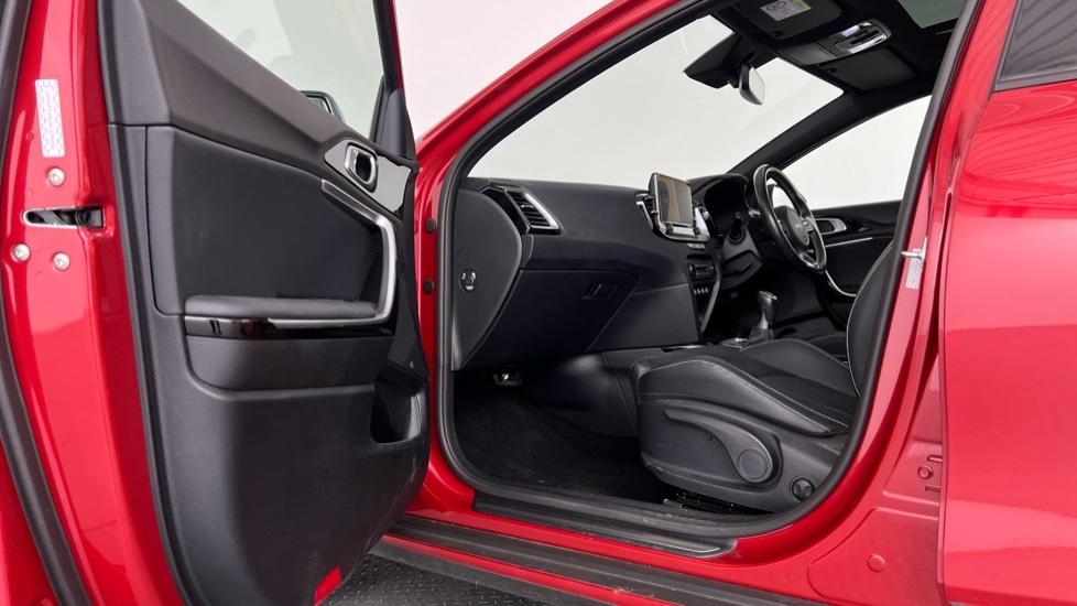 Used Kia XCeed 2023 for sale - 76871859: Photo 33