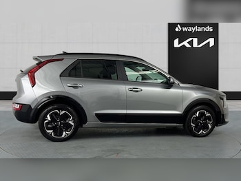 Used Kia Niro 2023 for sale - 76361750: Photo