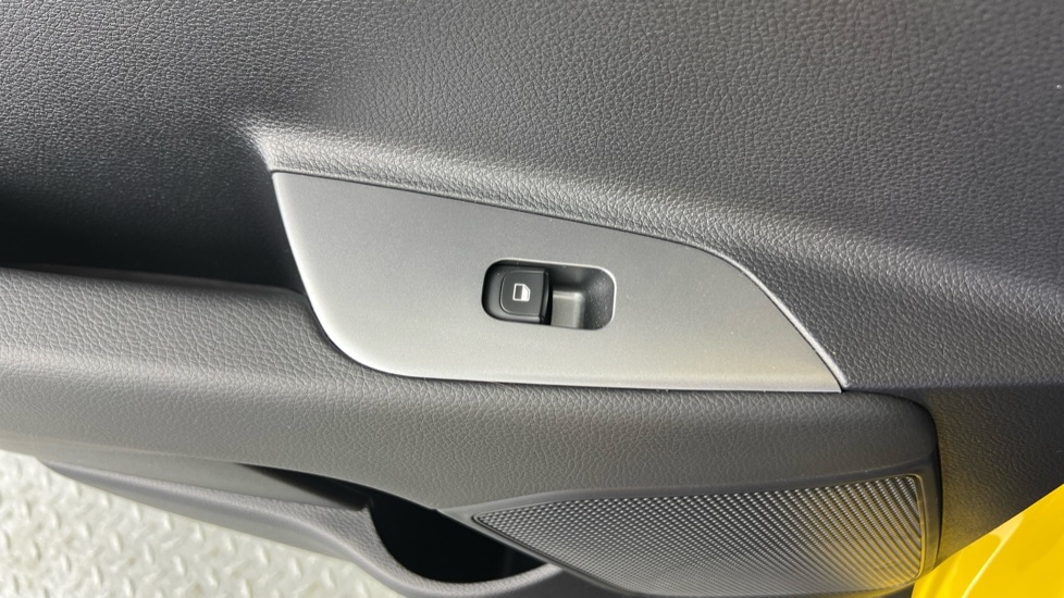 Used Kia Stonic 2023 for sale - 77893966: Photo 29