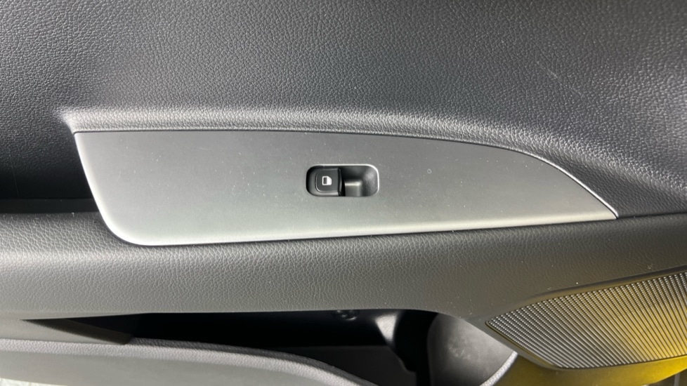 Used Kia Stonic 2023 for sale - 77893966: Photo 33