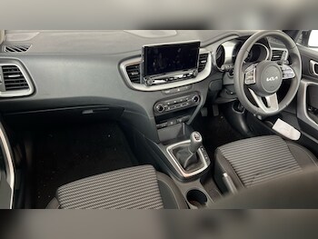 Used Kia Ceed 2025 for sale - 77480210: Photo