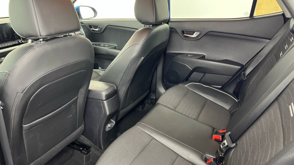 Used Kia Stonic 2023 for sale - 77685632: Photo 10