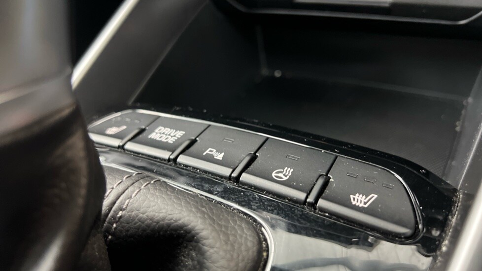 Used Kia Stonic 2023 for sale - 77685632: Photo 33