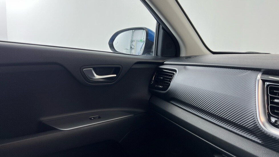 Used Kia Stonic 2023 for sale - 77685632: Photo 40