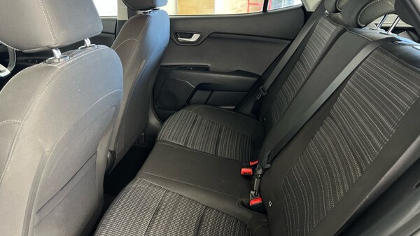Used Kia Stonic 2023 for sale - 76008325: Photo 10