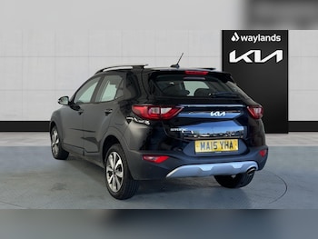 Used Kia Stonic 2023 for sale - 76008325: Photo 2