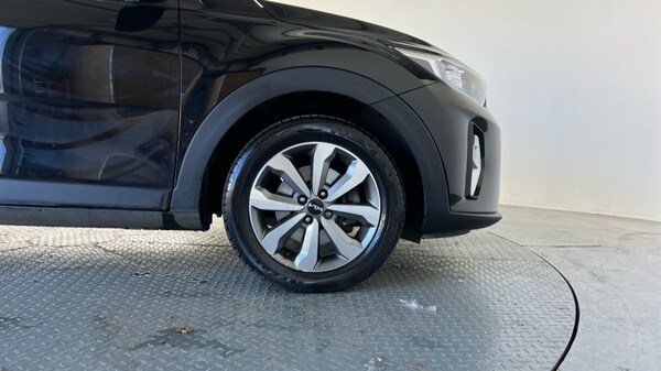Used Kia Stonic 2023 for sale - 76008325: Photo 5