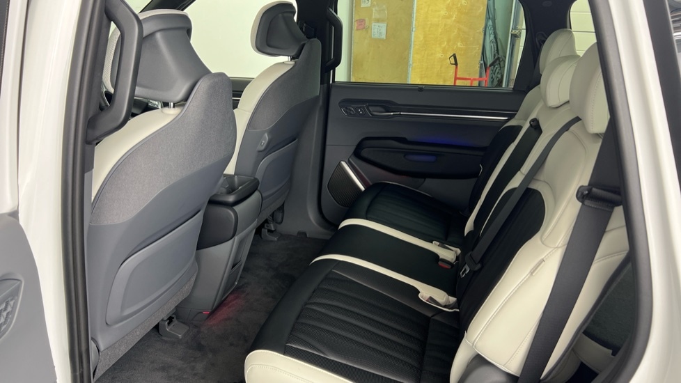 Used Kia EV9 2024 for sale - 76062302: Photo 10