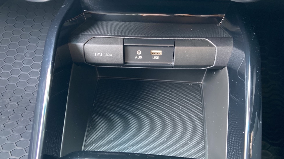 Used Kia Stonic 2019 for sale - 76796568: Photo 18