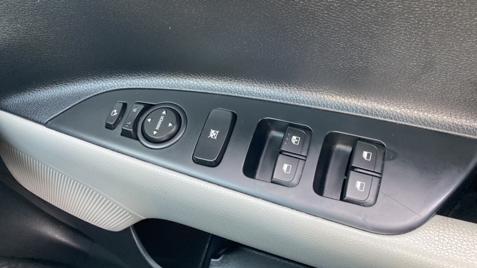 Used Kia Stonic 2019 for sale - 76796568: Photo 22