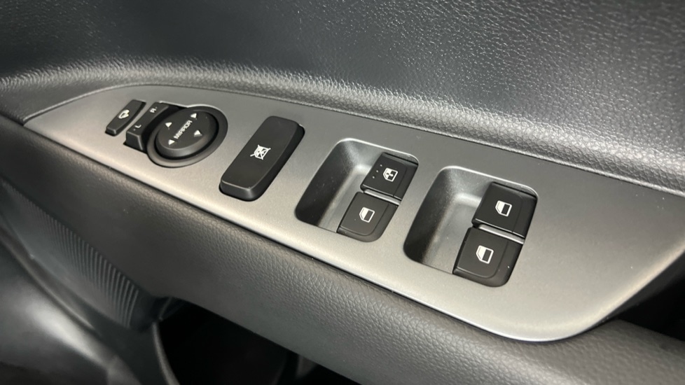 Used Kia Stonic 2025 for sale - 76557007: Photo 16