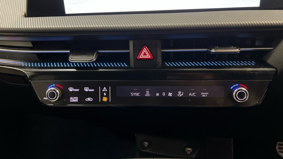 Used Kia EV6 2023 for sale - 76869882: Photo 32