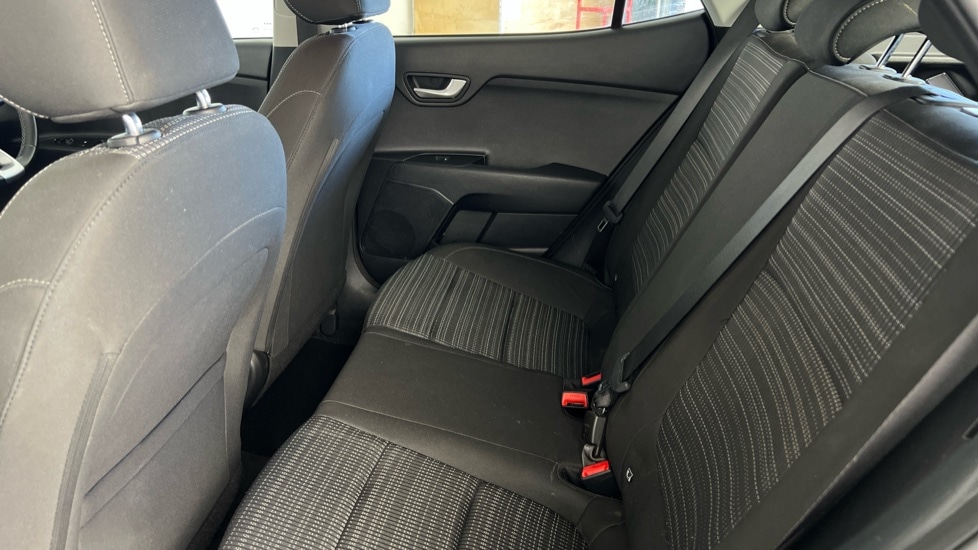 Used Kia Stonic 2023 for sale - 76609567: Photo 10