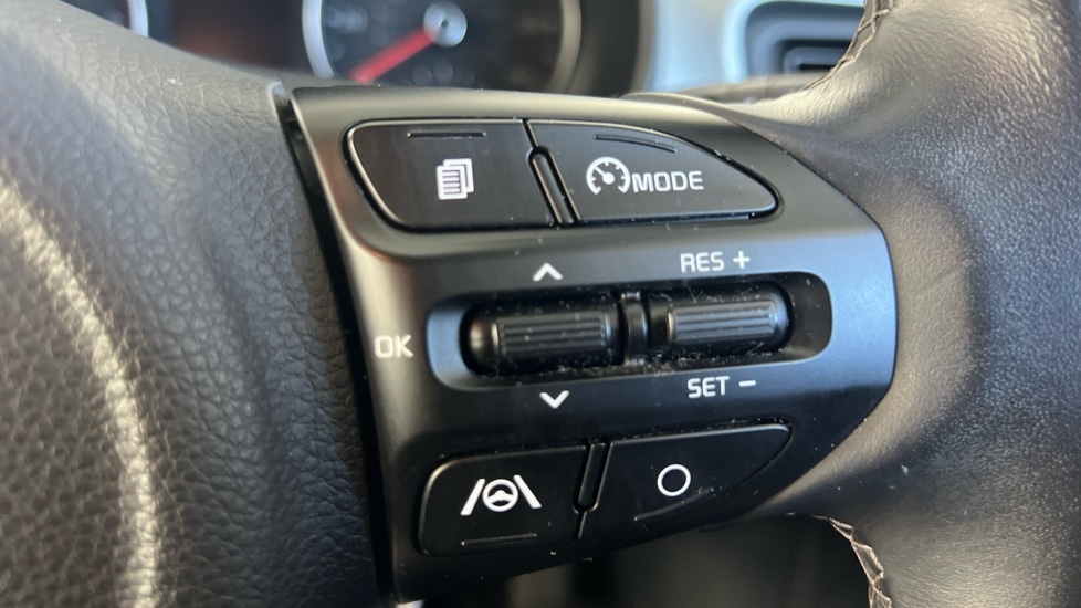 Used Kia Stonic 2023 for sale - 76609567: Photo 13