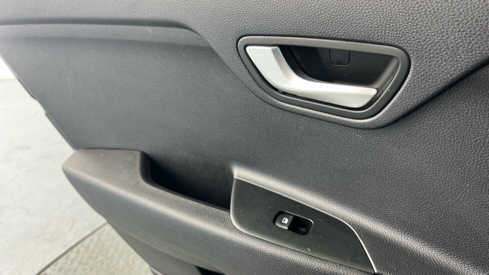 Used Kia Stonic 2023 for sale - 76609567: Photo 18