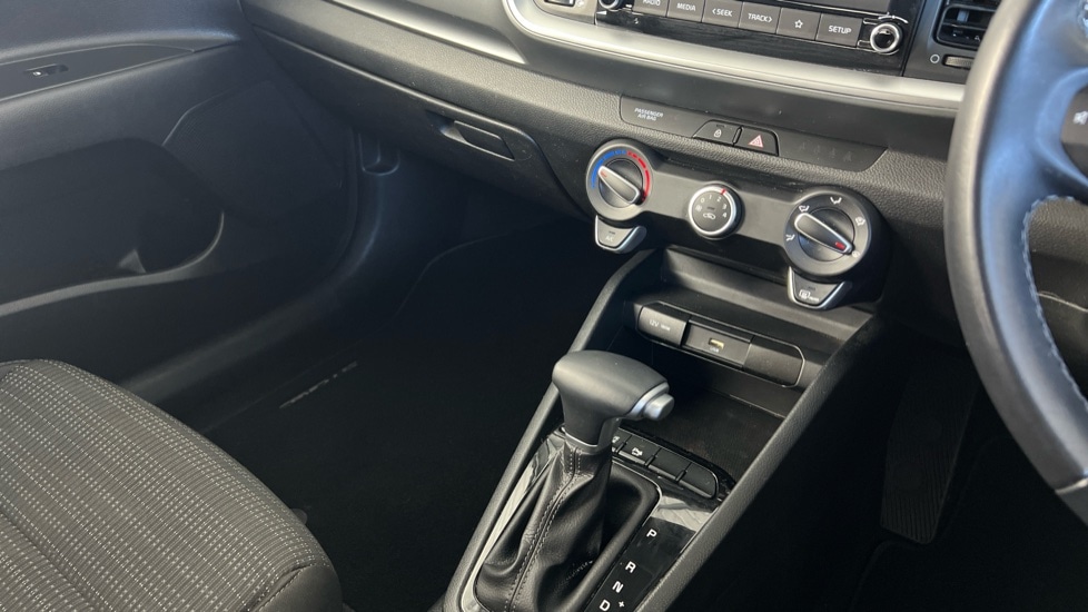 Used Kia Stonic 2023 for sale - 76609567: Photo 19