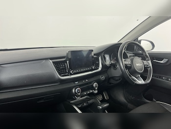 Used Kia Stonic 2023 for sale - 79007496: Photo