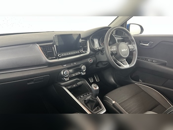 Used Kia Stonic 2023 for sale - 78140458: Photo