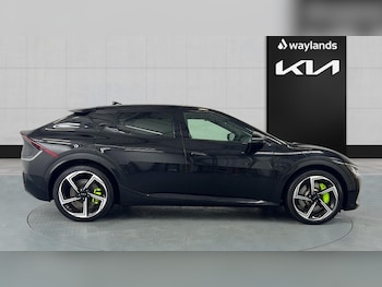 Used Kia EV6 2023 for sale - 76874442: Photo