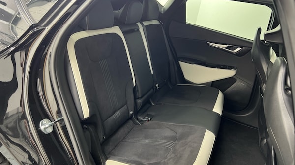 Used Kia EV6 2023 for sale - 76234116: Photo 30