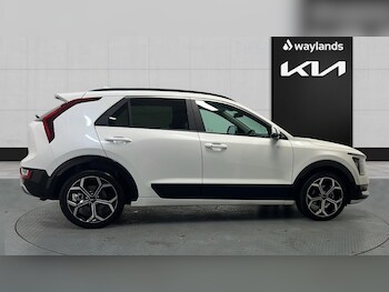 Used Kia Niro 2025 for sale - 76037640: Photo