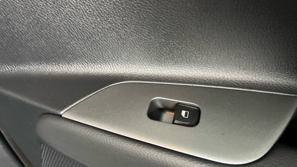 Used Kia Stonic 2025 for sale - 76519446: Photo 20