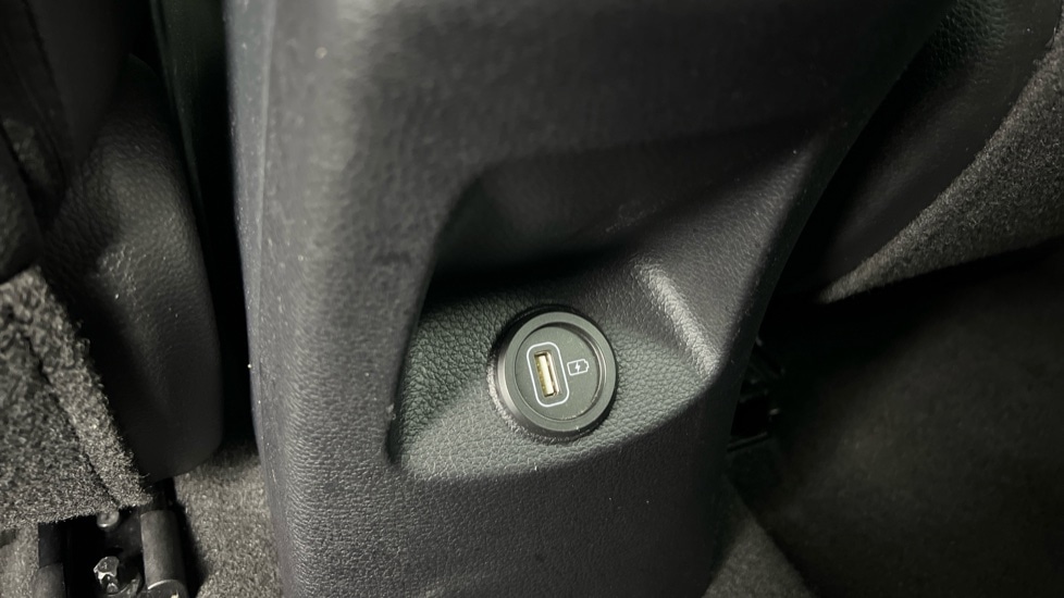 Used Kia Stonic 2024 for sale - 77232129: Photo 19