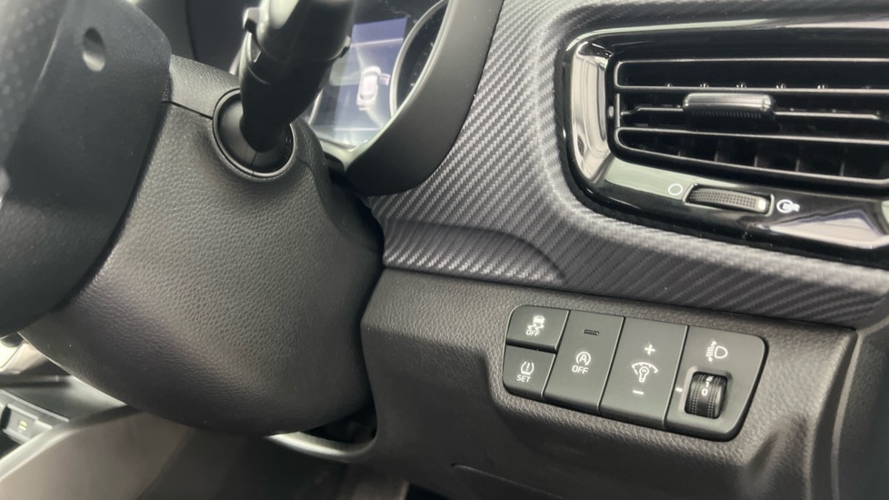 Used Kia Stonic 2024 for sale - 77232129: Photo 25