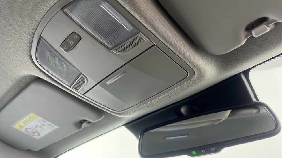 Used Kia Stonic 2024 for sale - 77232129: Photo 35