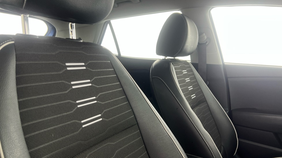 Used Kia Stonic 2024 for sale - 77232129: Photo 39