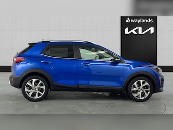 Used Kia Stonic 2024 for sale - 77232129: Photo