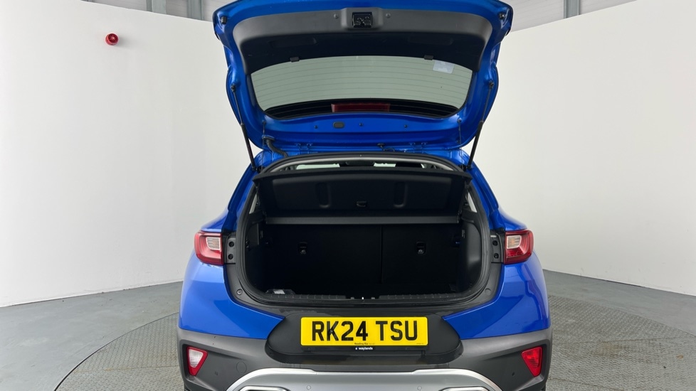 Used Kia Stonic 2024 for sale - 77232129: Photo 8