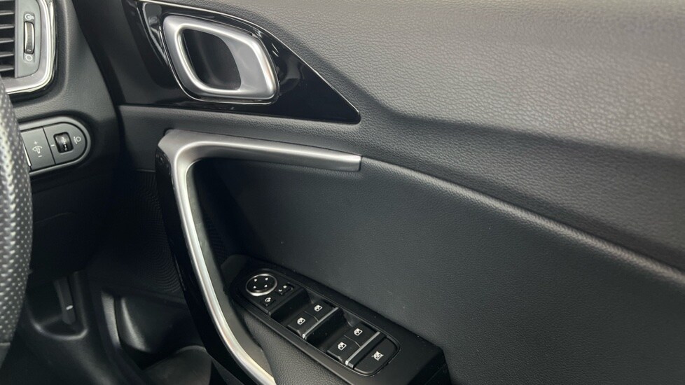 Used Kia XCeed 2023 for sale - 77634599: Photo 32