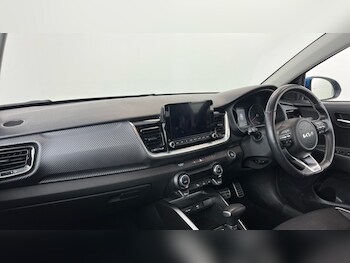 Used Kia Stonic 2023 for sale - 77256459: Photo