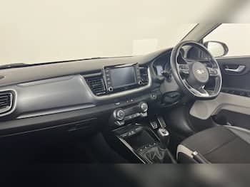 Used Kia Stonic 2017 for sale - 79609876: Photo