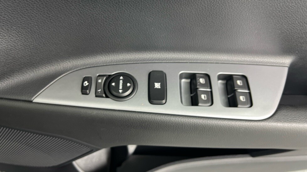 Used Kia Stonic 2024 for sale - 78137050: Photo 18