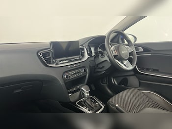 Used Kia XCeed 2025 for sale - 78762065: Photo