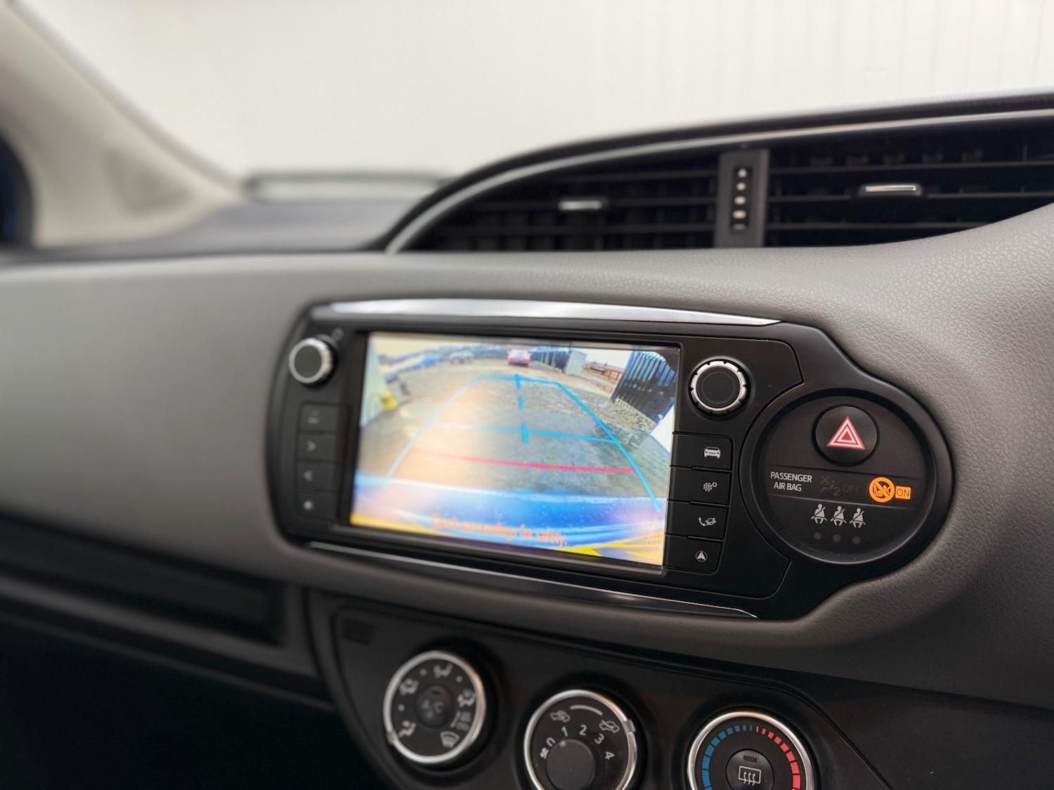 Used Toyota Yaris 2015 for sale - 77324026: Photo 12