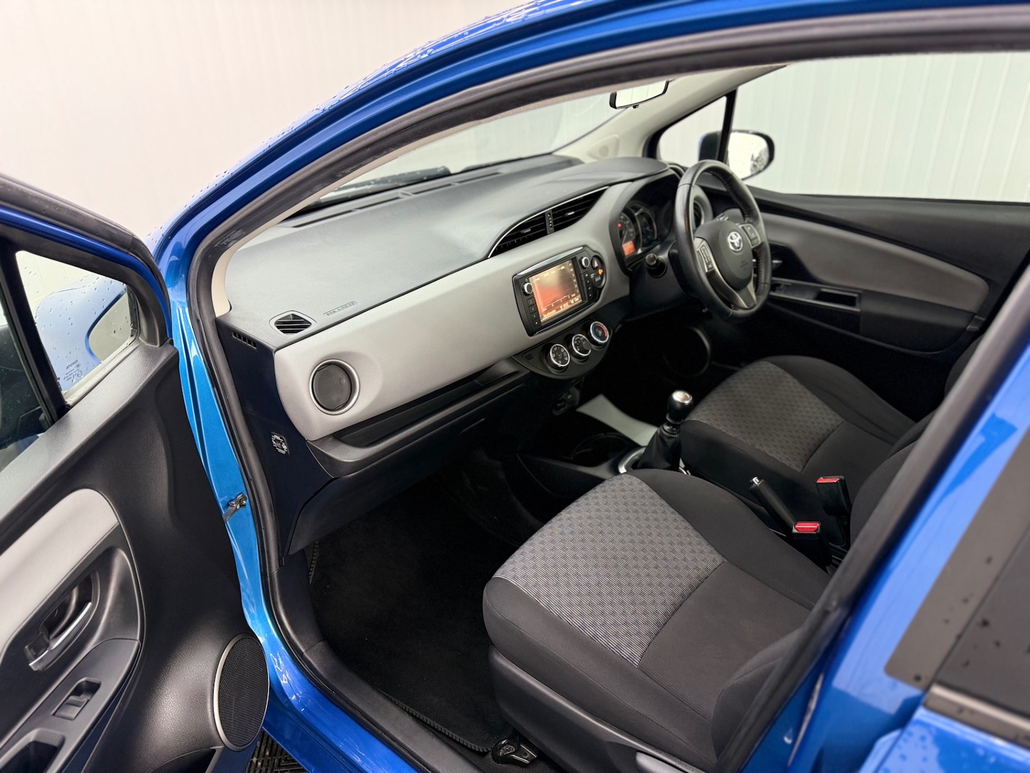 Used Toyota Yaris 2015 for sale - 77324026: Photo 17