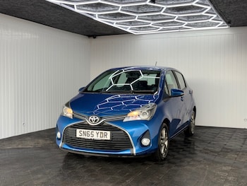 Used Toyota Yaris 2015 for sale - 77324026: Photo