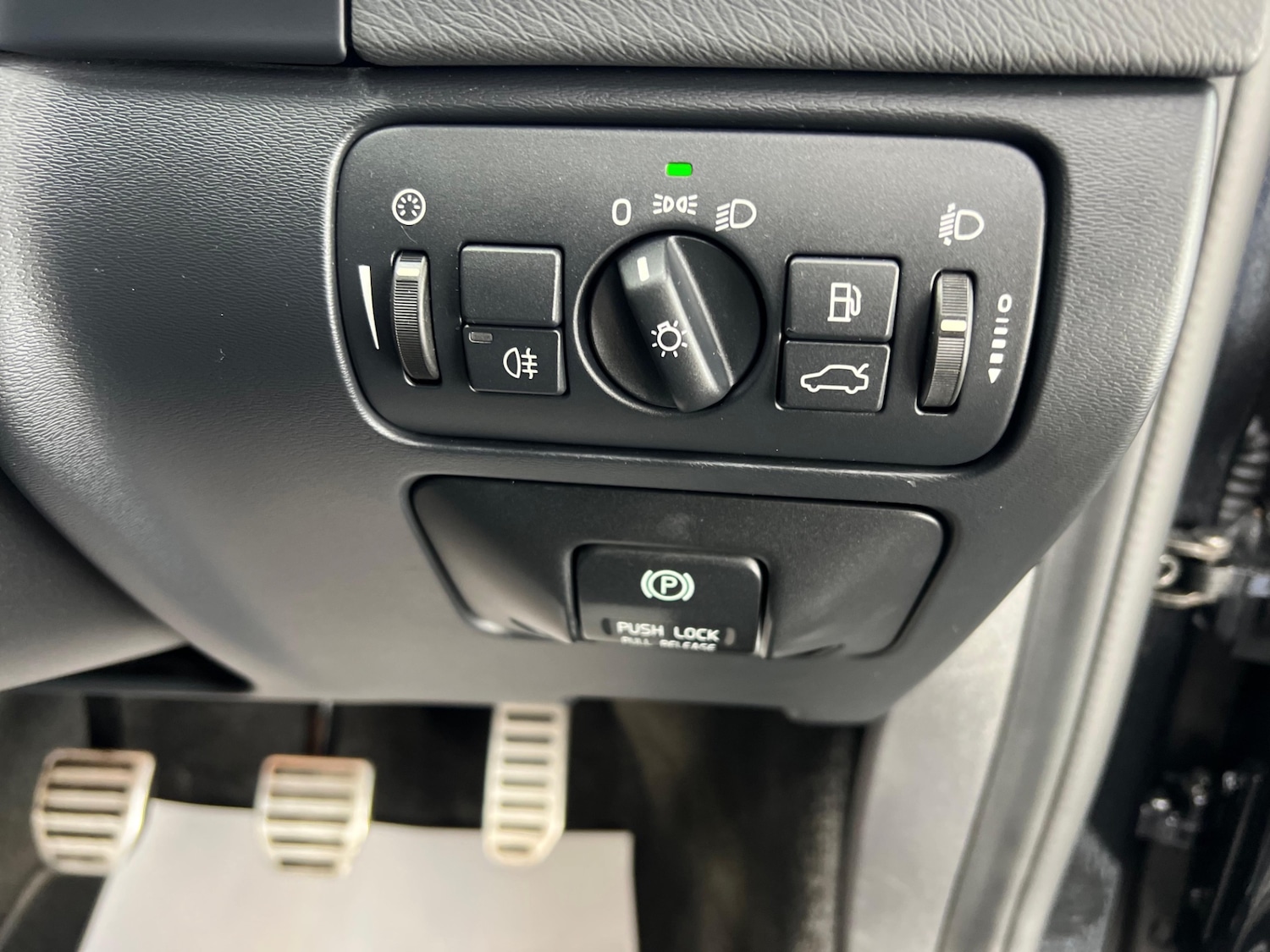 Used Volvo V60 2013 for sale - 77760553: Photo 11