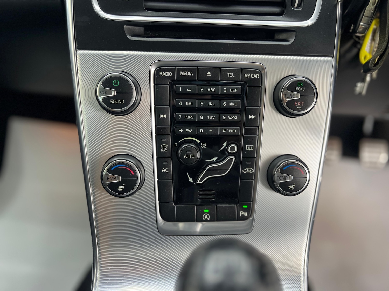 Used Volvo V60 2013 for sale - 77760553: Photo 13