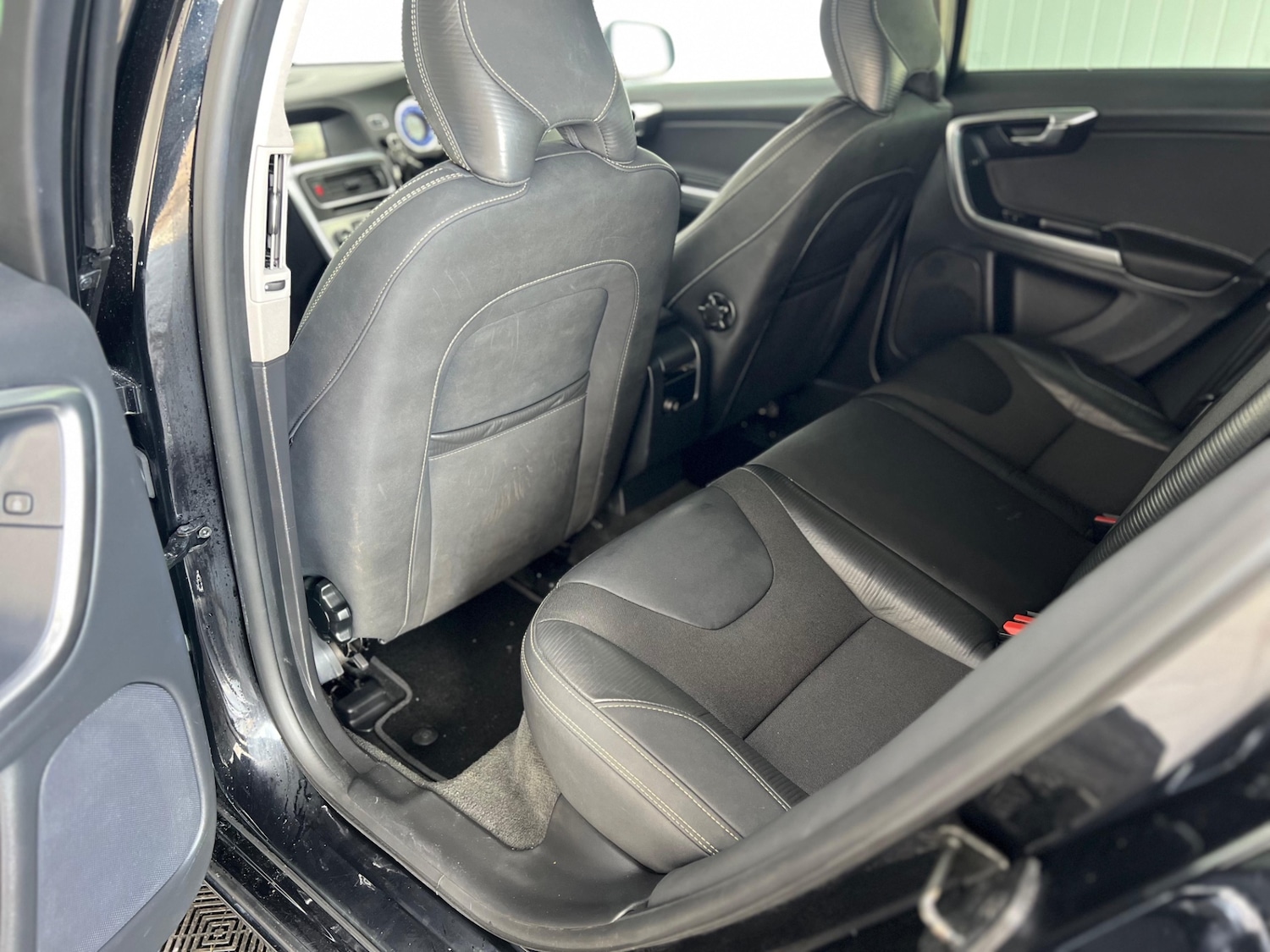 Used Volvo V60 2013 for sale - 77760553: Photo 19