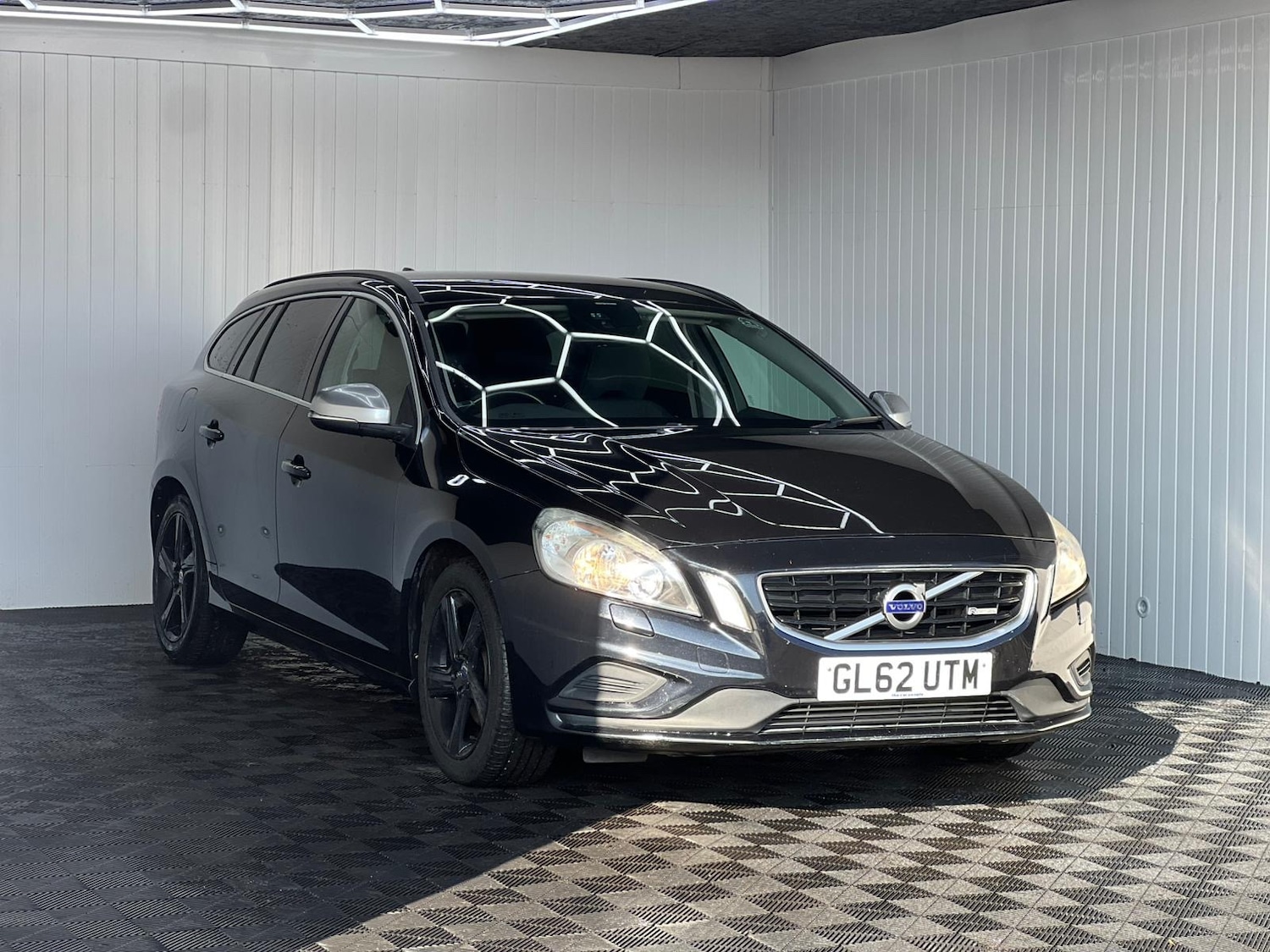 Used Volvo V60 2013 for sale - 77760553: Photo 3