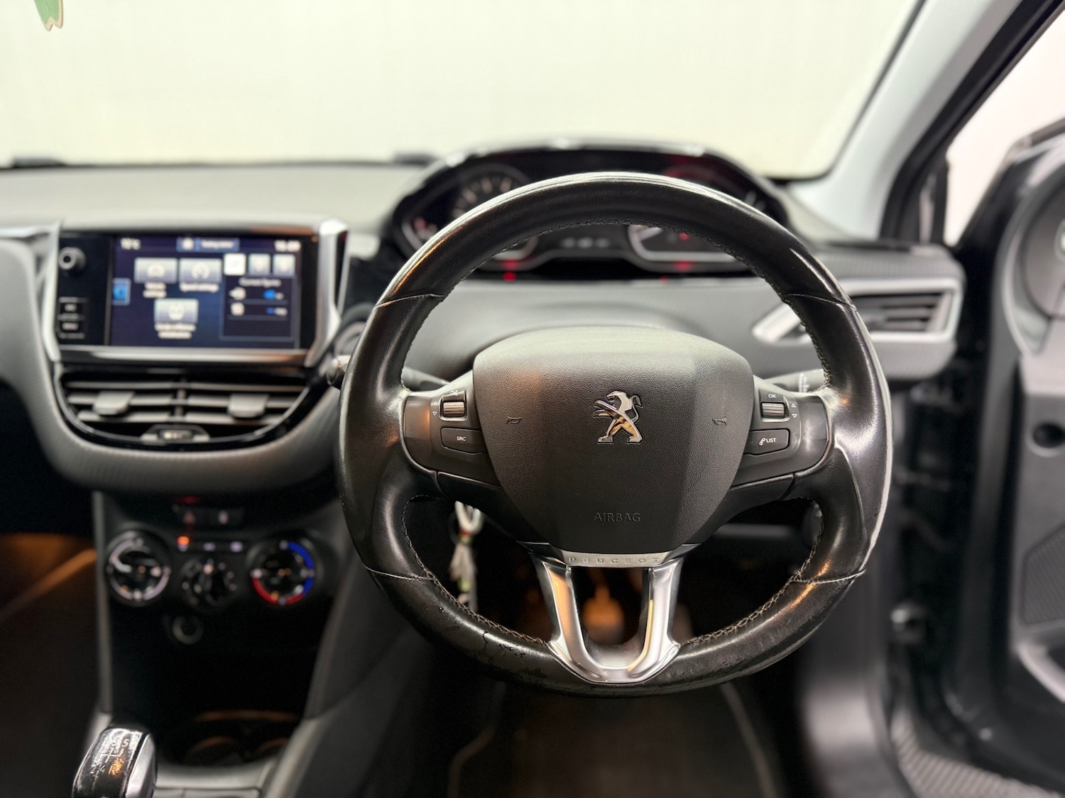 Used Peugeot 208 2016 for sale - 77635374: Photo 14