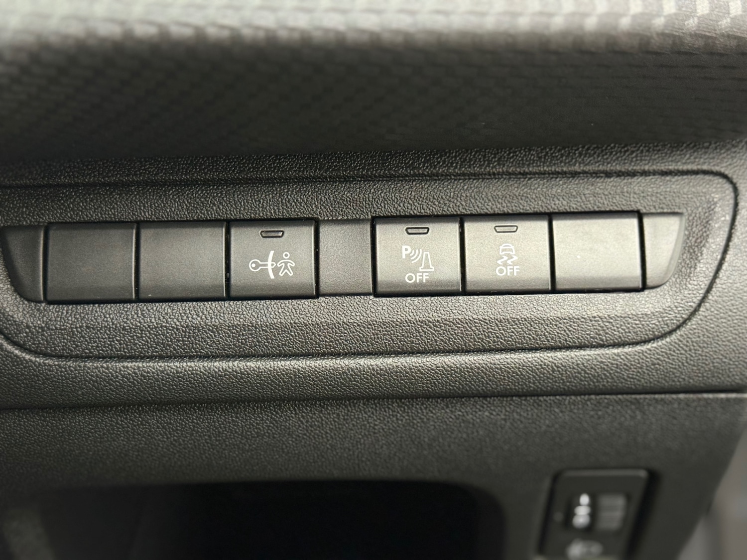 Used Peugeot 208 2016 for sale - 77635374: Photo 17