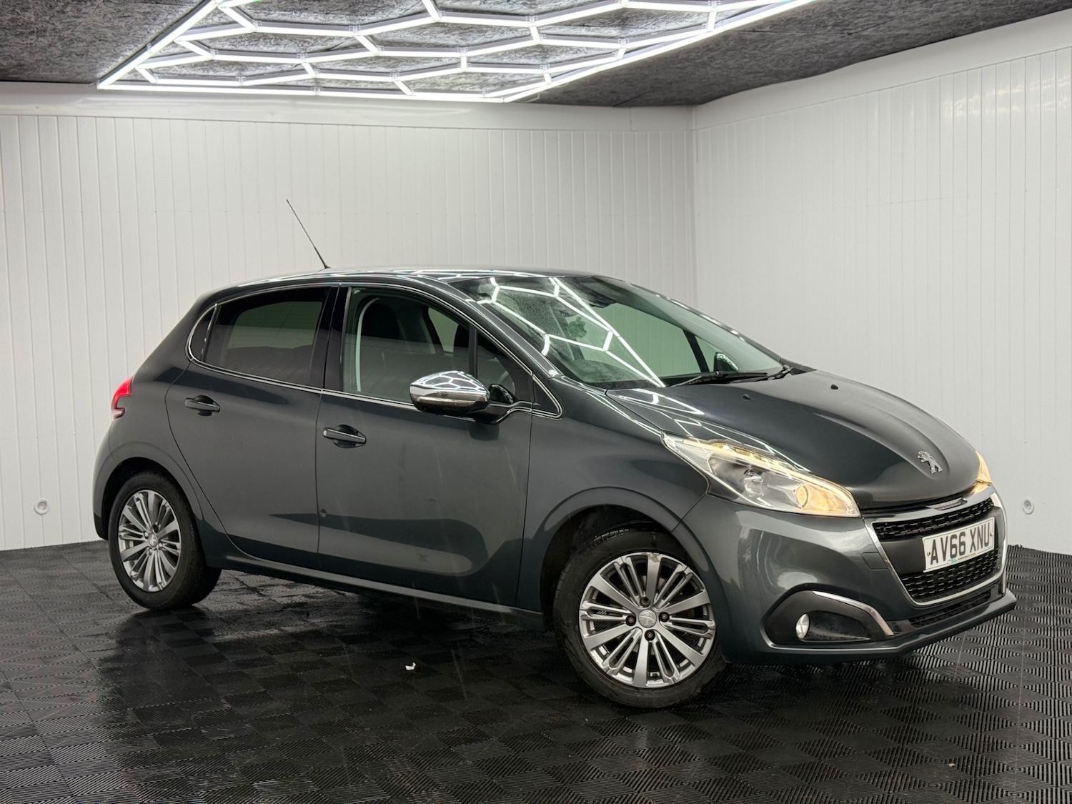 Used Peugeot 208 2016 for sale - 77635374: Photo 2