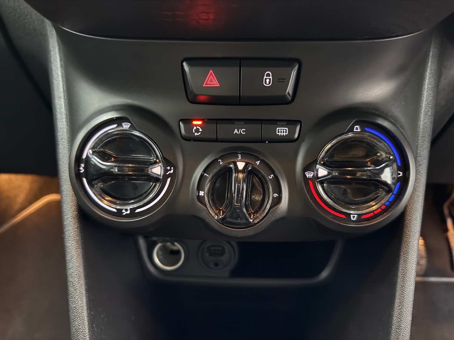 Used Peugeot 208 2016 for sale - 77635374: Photo 23